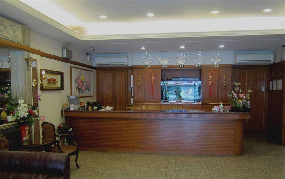 Sin Fu Business Hotel Taichung Esterno foto