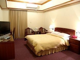 Sin Fu Business Hotel Taichung Esterno foto