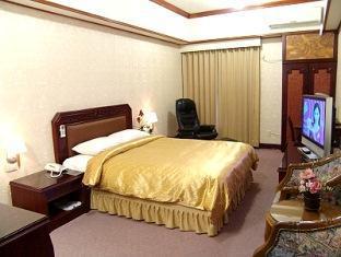 Sin Fu Business Hotel Taichung Esterno foto